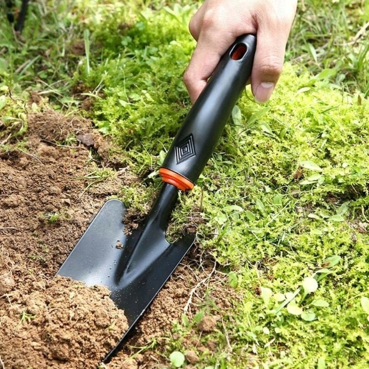 zahradna-lopatka-na-presadzanie-s-ergonomickou-rukovatou